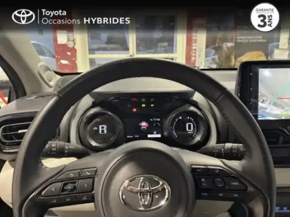 Photo 12 Toyota Yaris  116h Iconic 5p Pack Techno