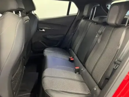 Photo 5 Peugeot 2008  e- 136ch GT