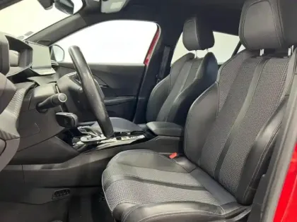 Photo 6 Peugeot 2008  e- 136ch GT