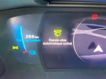 Photo 13 Peugeot 2008  e- 136ch GT