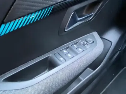 Photo 9 Peugeot 208  1.2 PureTech 100ch S&S Style