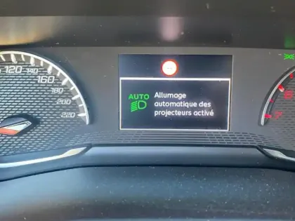 Photo 13 Peugeot 208  1.2 PureTech 100ch S&S Style