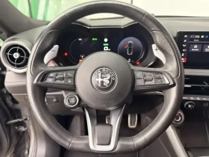 Photo 14 Alfa Romeo Tonale  1.5 Hybrid 130ch Edizione Speciale TCT