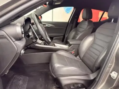 Photo 9 Alfa Romeo Tonale  1.5 Hybrid 130ch Edizione Speciale TCT