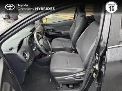 Photo 10 Toyota Yaris  100h Chic 5p