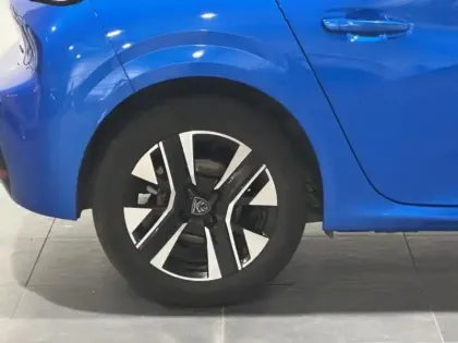 Photo 10 Peugeot 208  1.2 Hybrid 100ch Allure e-DCS6