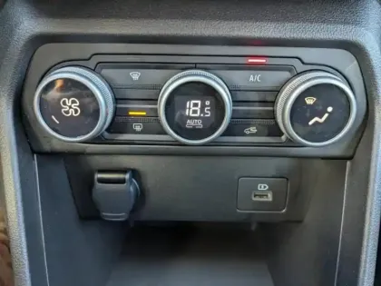 Photo 12 Dacia Sandero  1.0 TCe 90ch Stepway Expression auto -24