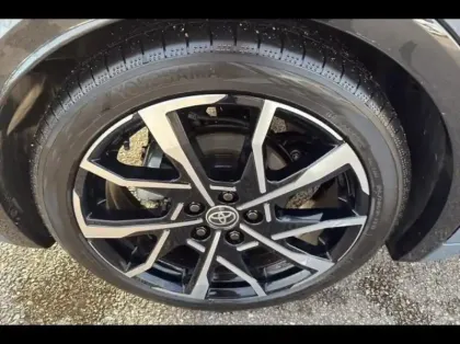 Photo 14 Toyota Prius  Rechargeable  PHEV 2.0 Hybride Rechargeable 223ch Design Pano