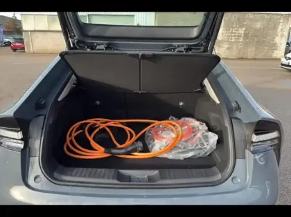 Photo 8 Toyota Prius  Rechargeable  PHEV 2.0 Hybride Rechargeable 223ch Design Pano