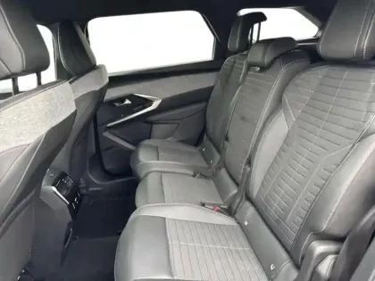 Photo 8 Peugeot 5008  Hybrid 136ch Allure e-DCS6