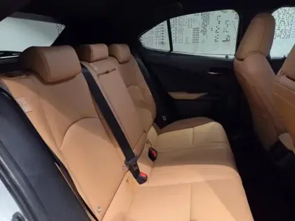 Photo 14 Lexus UX  250h Le 2WD