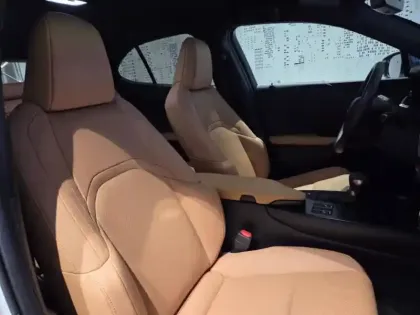 Photo 13 Lexus UX  250h Le 2WD