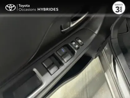 Photo 13 Toyota Yaris  100h Dynamic 5p RC19