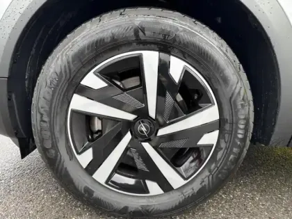 Photo 8 Opel Mokka  1.2 Turbo Hybrid 136ch Edition e-DCT6