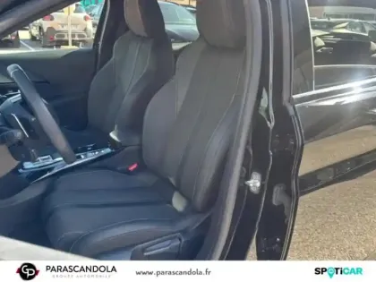 Photo 8 Peugeot 208  1.2 Hybrid 110ch GT e-DCS6