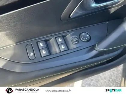 Photo 11 Peugeot 208  1.2 Hybrid 110ch GT e-DCS6