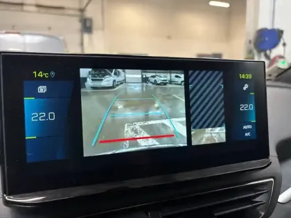 Photo 17 Peugeot 3008  Hybrid 225 e-EAT8