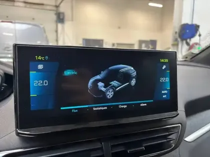 Photo 19 Peugeot 3008  Hybrid 225 e-EAT8