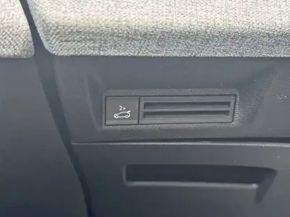 Photo 17 Peugeot 3008  Electrique 210 ch 73 kWh