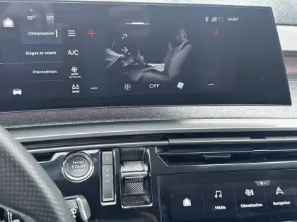 Photo 18 Peugeot 3008  Electrique 210 ch 73 kWh