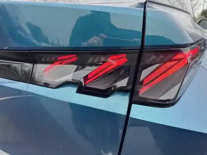 Photo 16 Peugeot 3008  Electrique 210 ch 73 kWh