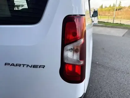 Photo 41 Peugeot Partner  CA DIESEL 100 CH XL MANUELLE