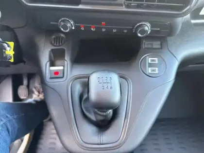 Photo 38 Peugeot Partner  CA DIESEL 100 CH XL MANUELLE