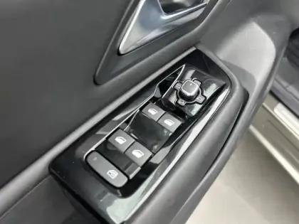 Photo 37 Citroën C5  X Hybride Rechargeable 225 S&S e-EAT8