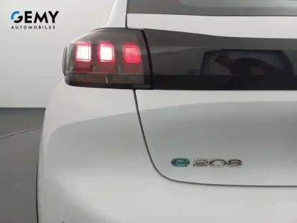 Photo 12 Peugeot 208  Electrique 50 kWh 136ch