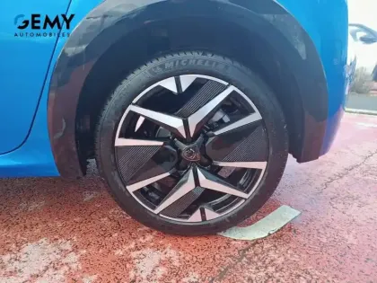 Photo 10 Peugeot 208  Hybrid 100 e-DCS6