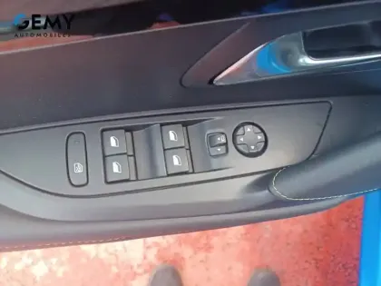 Photo 11 Peugeot 208  Hybrid 100 e-DCS6