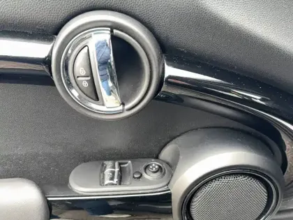 Photo 14 Mini Mini Hatch 3 Portes Cooper SE 184 ch