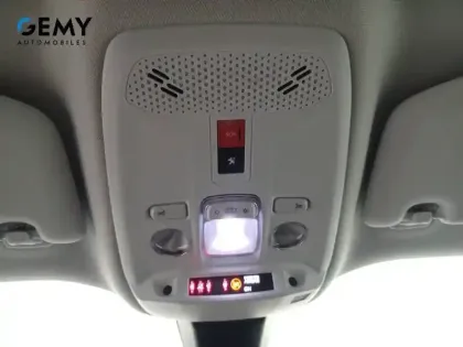 Photo 15 Peugeot 2008  Electrique 136 ch