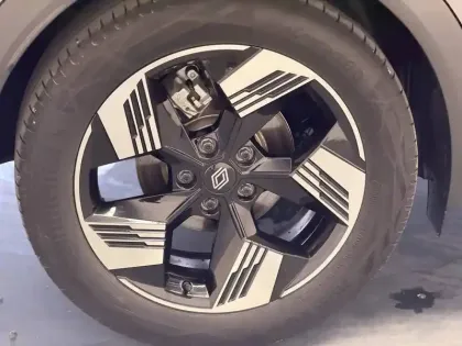 Photo 35 Renault Symbioz  E-Tech full hybrid 145