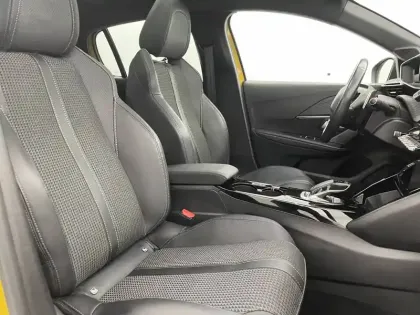 Photo 93 Peugeot 208  PureTech 130 S&S EAT8