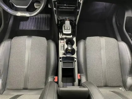 Photo 91 Peugeot 208  PureTech 130 S&S EAT8