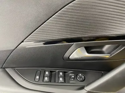 Photo 98 Peugeot 208  PureTech 130 S&S EAT8