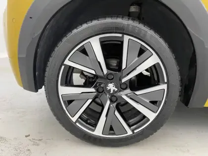 Photo 18 Peugeot 208  PureTech 130 S&S EAT8