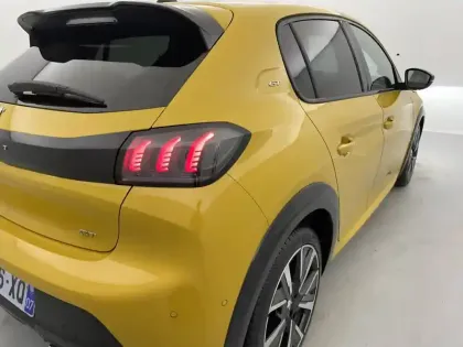 Photo 64 Peugeot 208  PureTech 130 S&S EAT8