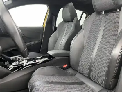 Photo 13 Peugeot 208  PureTech 130 S&S EAT8