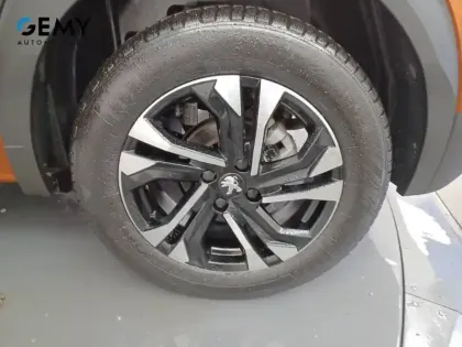 Photo 55 Peugeot 2008  PureTech 130 S&S BVM6