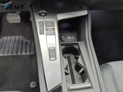 Photo 13 Peugeot 408  PureTech 130 ch S&S EAT8