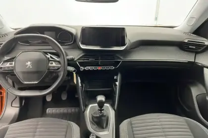 Photo 95 Peugeot 2008  PureTech 130 S&S BVM6
