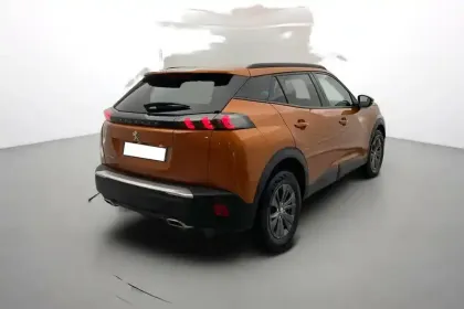 Photo 101 Peugeot 2008  PureTech 130 S&S BVM6