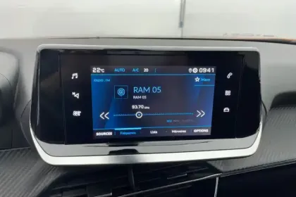 Photo 106 Peugeot 2008  PureTech 130 S&S BVM6