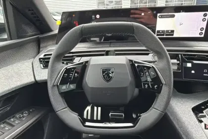 Photo 12 Peugeot 5008  Electrique 230 ch 97 kWh Grande autonomie