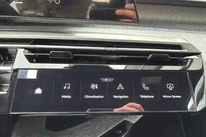 Photo 21 Peugeot 5008  Electrique 230 ch 97 kWh Grande autonomie