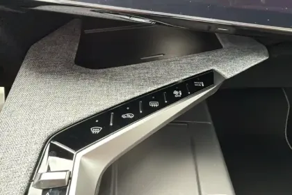 Photo 61 Peugeot 5008  Electrique 230 ch 97 kWh Grande autonomie