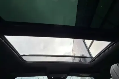 Photo 27 Peugeot 5008  Electrique 230 ch 97 kWh Grande autonomie