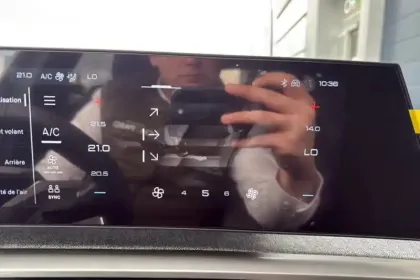 Photo 15 Peugeot 5008  Electrique 230 ch 97 kWh Grande autonomie